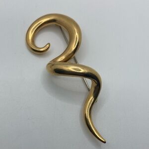 Vtg Gold Tone Large Abstract Ribbon / Swirl Brooch 3”